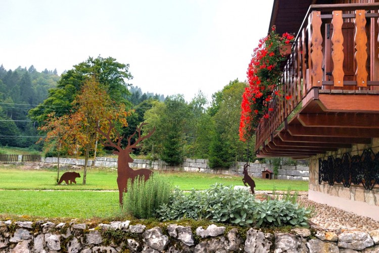 SPLENDIDA VILLA CON AMPIO GIARDINO A LUSIANA