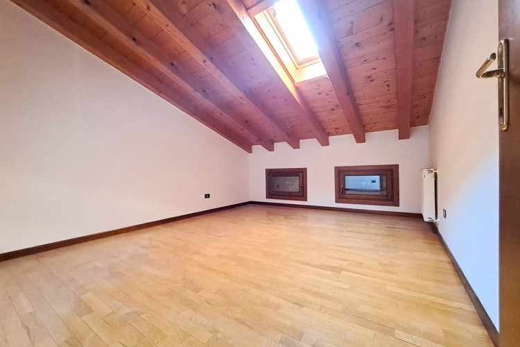 APPARTAMENTO DUPLEX CON TRE CAMERE A PIEVE DEL GRAPPA